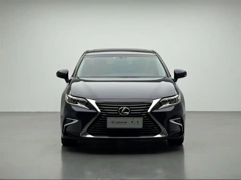 Lexus ES 2018 — фото 2
