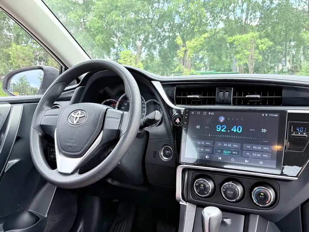 Toyota Corolla 2018 — фото 13