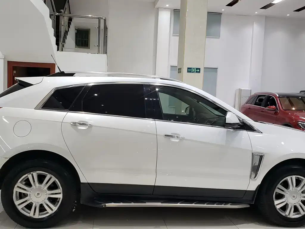 Cadillac SRX 2016 — фото 11