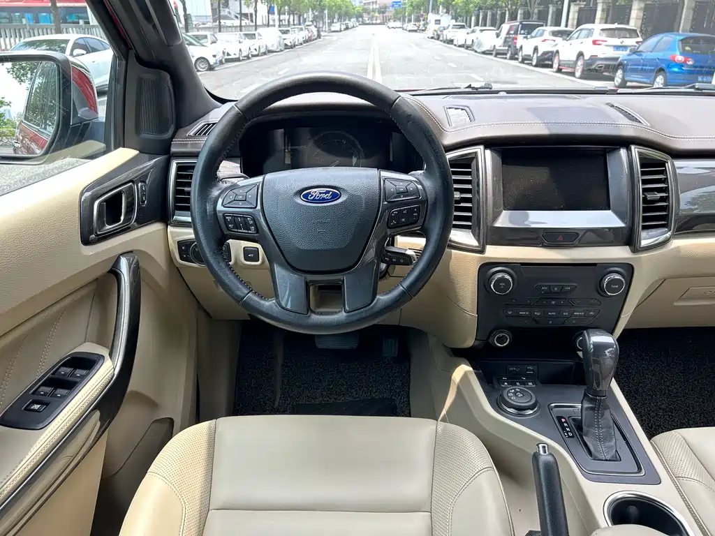 Ford Everest 2016 — фото 15