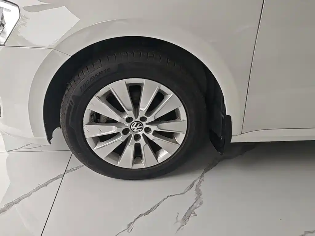 Volkswagen Lavida 2015 — фото 23