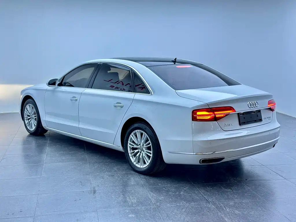 Audi A8 2015 — фото 16