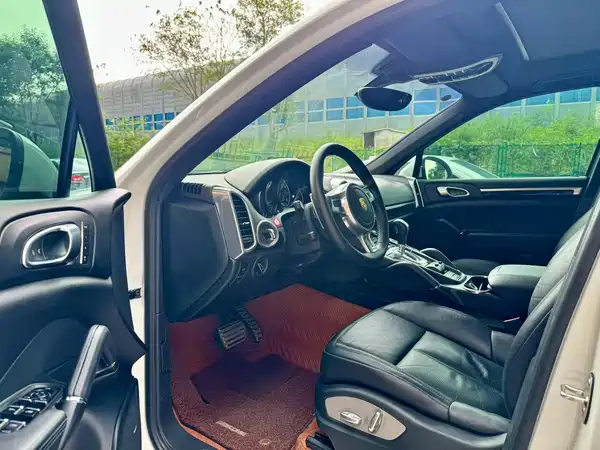 Porsche Cayenne 2014