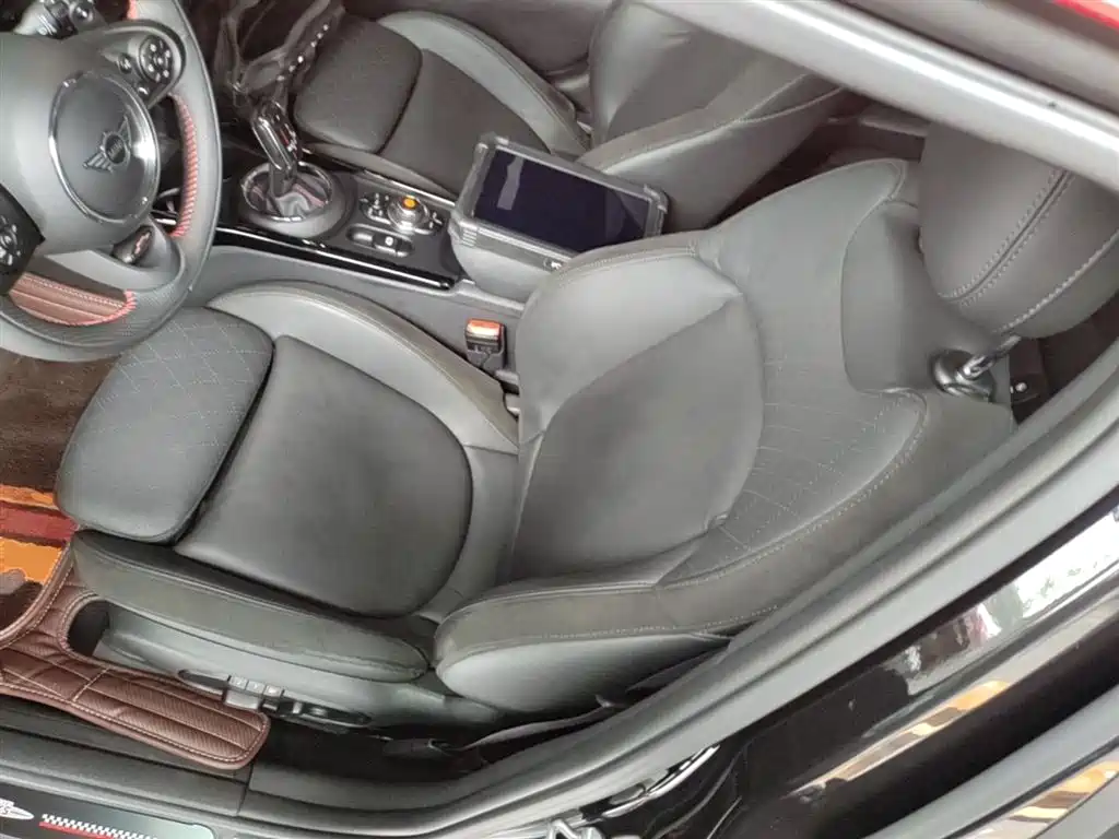 MINI JCW Clubman 2020 — фото 15