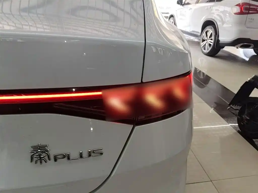 BYD Qin PLUS 2023 — фото 8