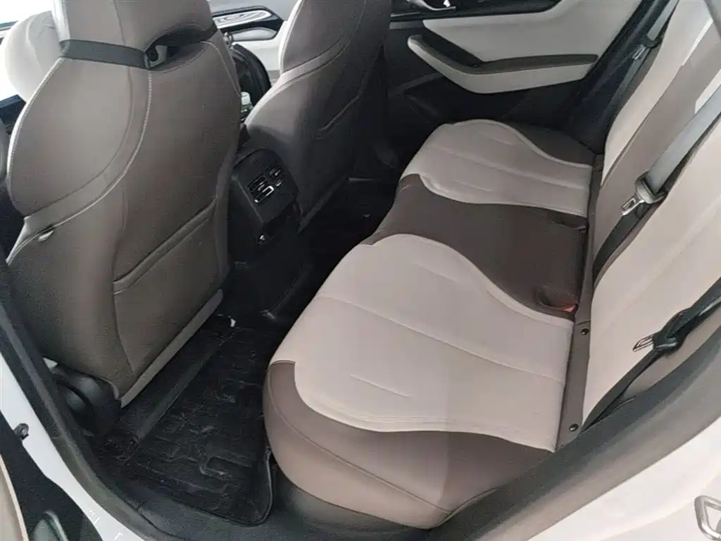 BYD Qin PLUS 2023 — фото 17