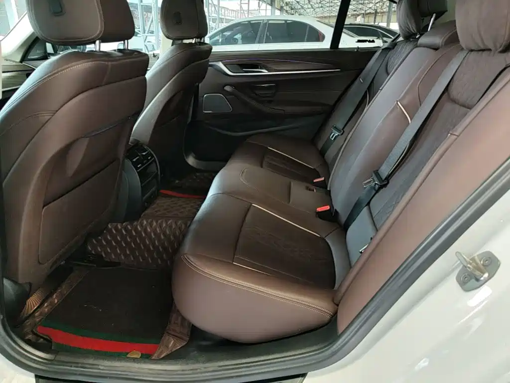 BMW 5 Series 2022 — фото 17