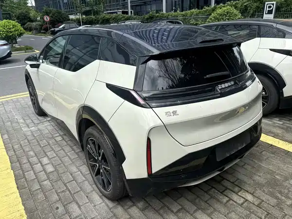 Zeekr X 2024