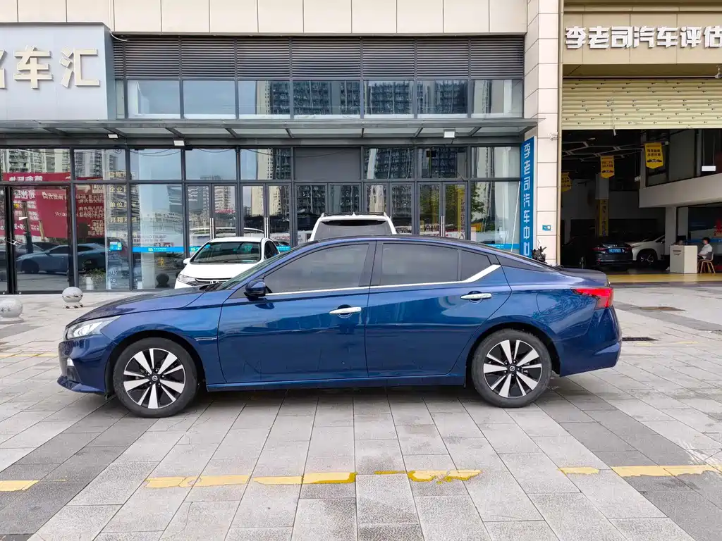 Nissan Teana 2022