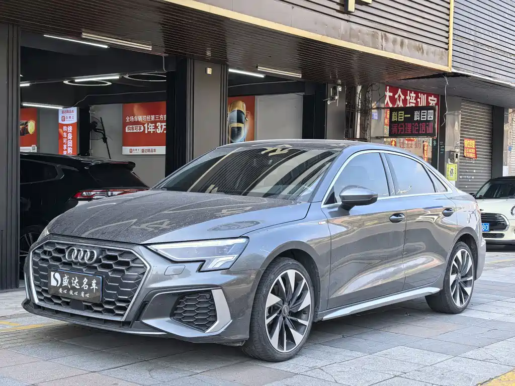 Audi A3 2024 — фото 1