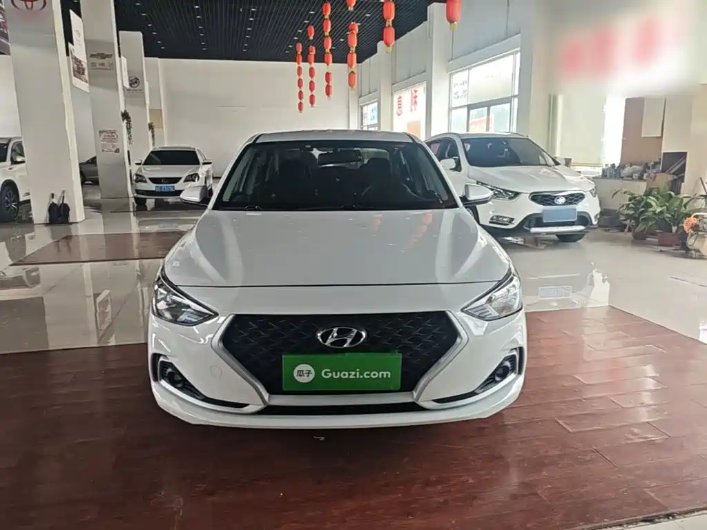 Hyundai Elantra 2019 — фото 3