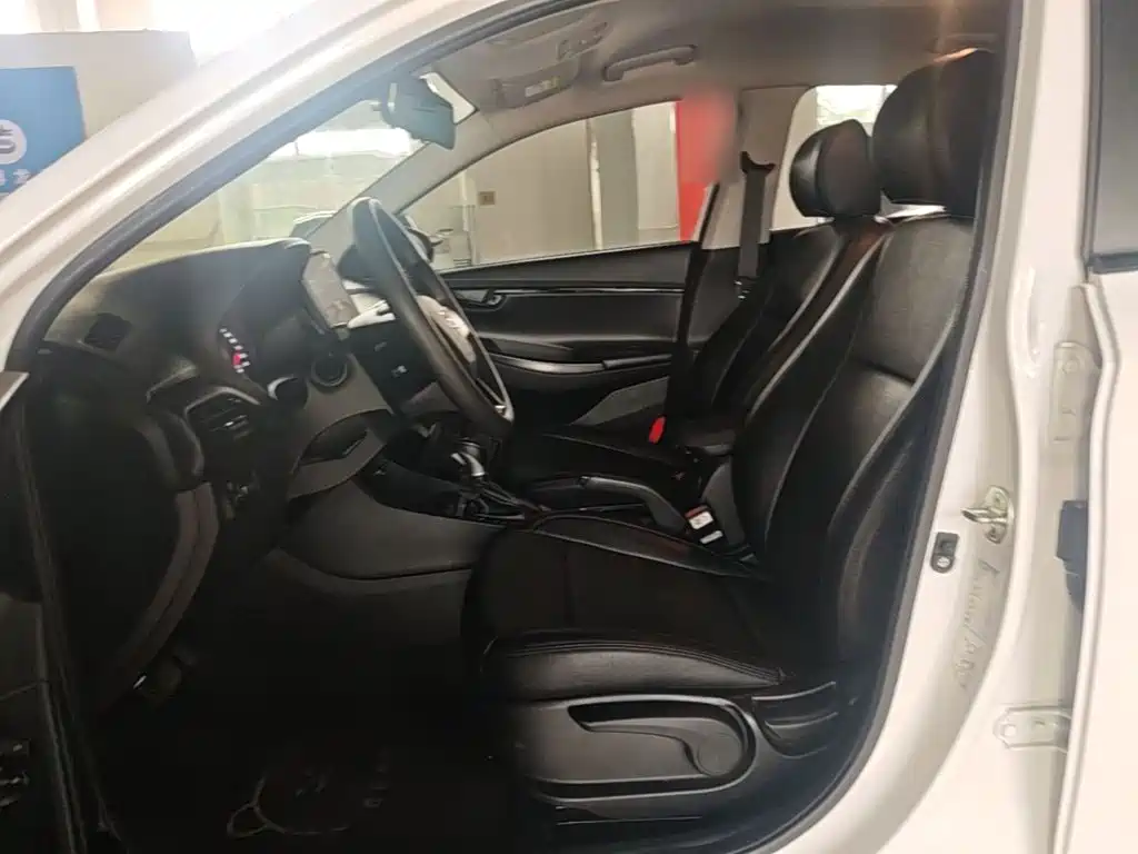 Hyundai Elantra 2019 — фото 15