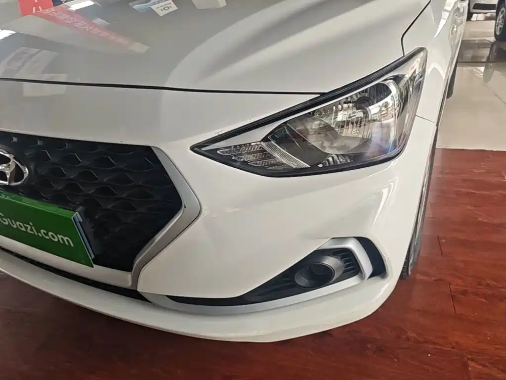 Hyundai Elantra 2019 — фото 24