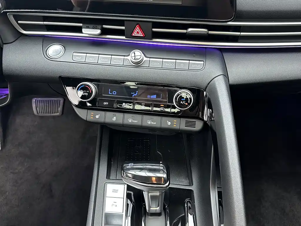Hyundai Elantra 2024 — фото 15