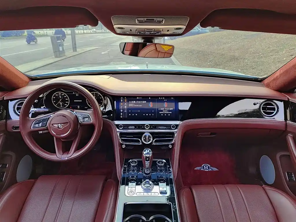 Bentley Flying Spur 2023 — фото 10