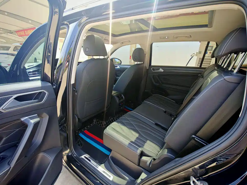 Volkswagen Tiguan L 2022 — фото 8