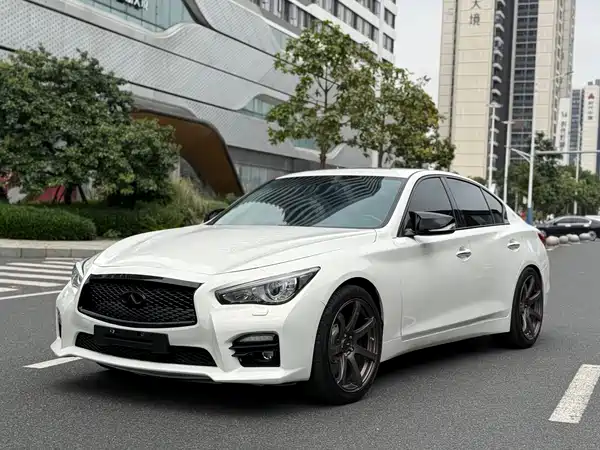 Infiniti Q50 2014