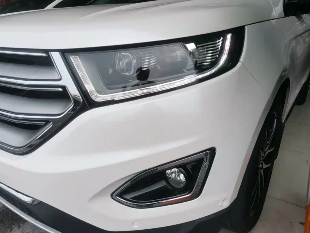 Ford Edge 2016 — фото 24