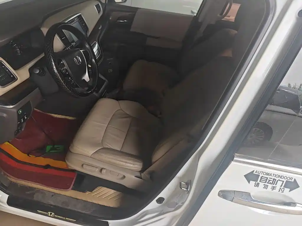 Honda Odyssey 2017 — фото 15