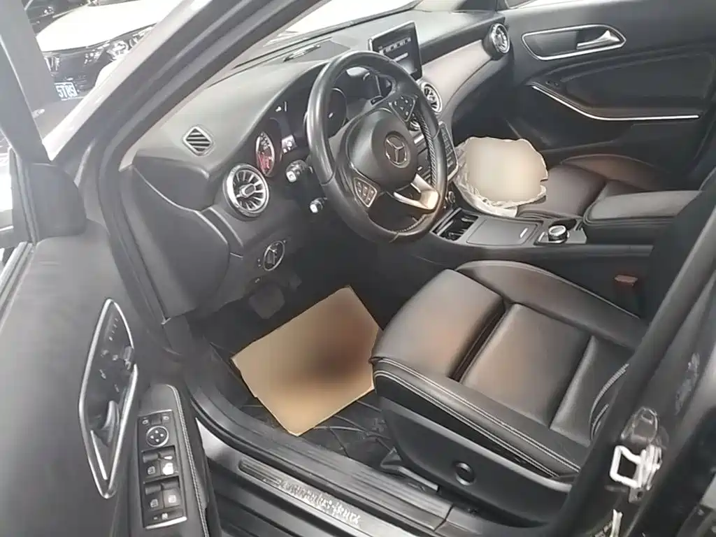 Mercedes-Benz GLA 2017 — фото 16