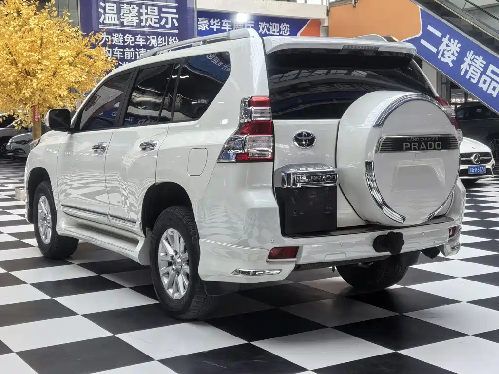 Toyota Prado 2017 — фото 9