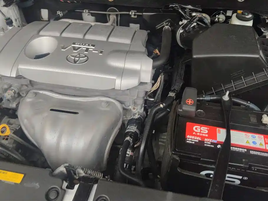 Toyota RAV4 2015 — фото 10