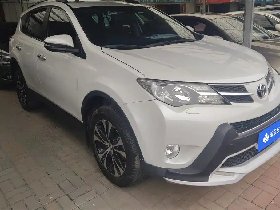 Toyota RAV4 2015 — фото 2
