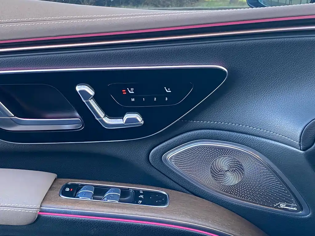 Mercedes-Benz EQS 2024 — фото 18