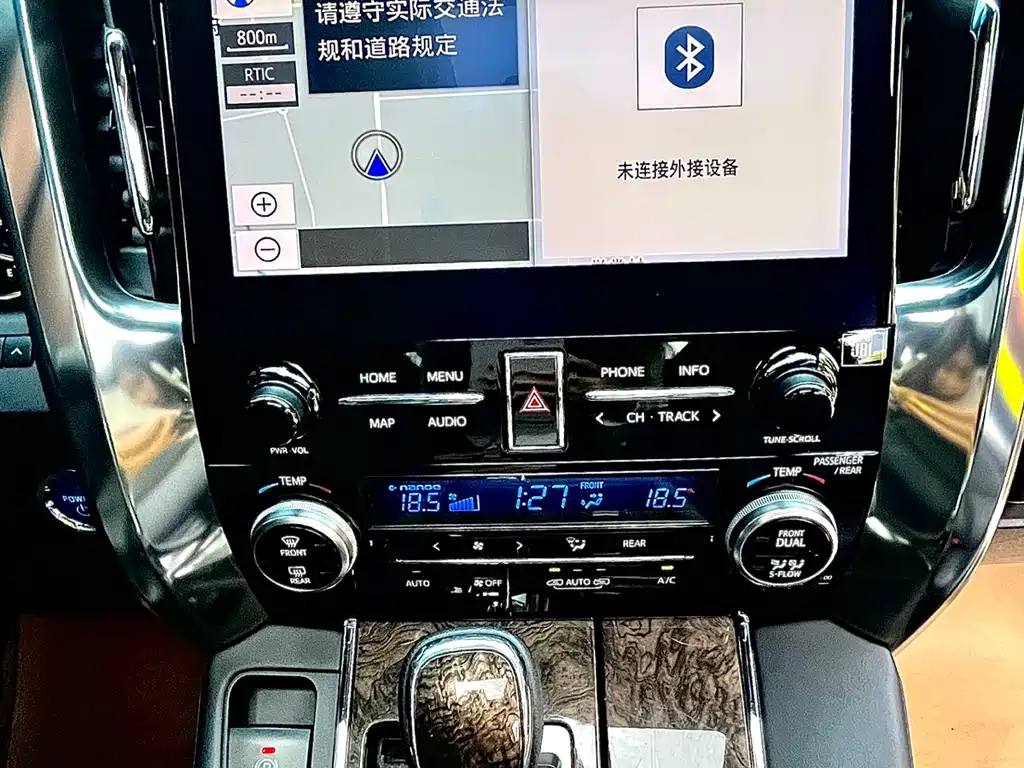 Toyota Alphard 2021 — фото 10
