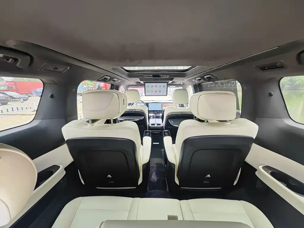 GAC Motor Trumpchi M8 2023 — фото 12
