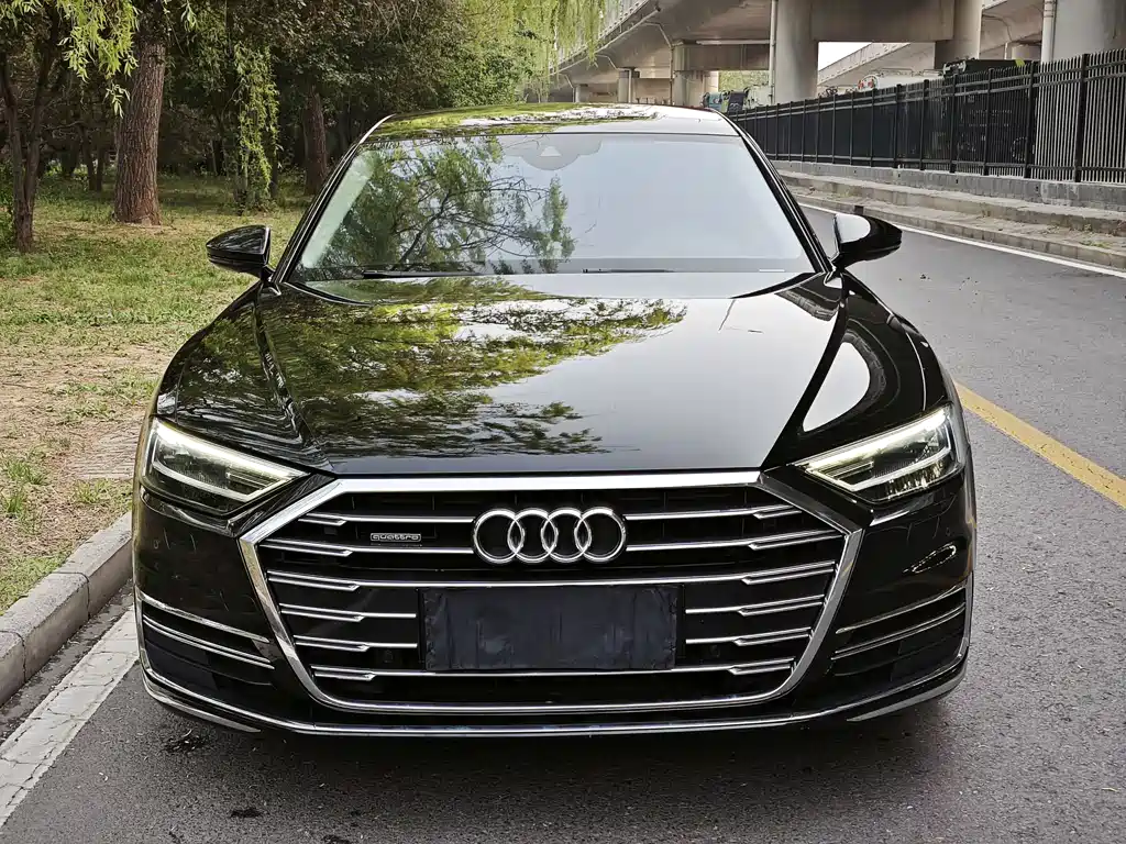 Audi A8 2021 — фото 2