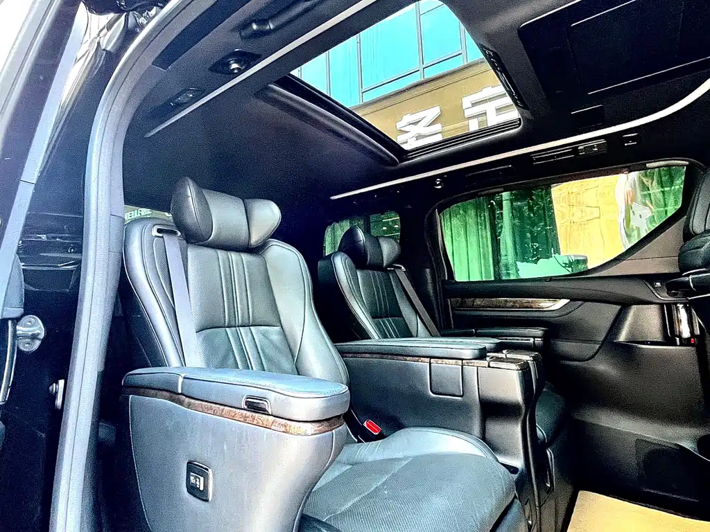 Toyota Alphard 2021 — фото 12