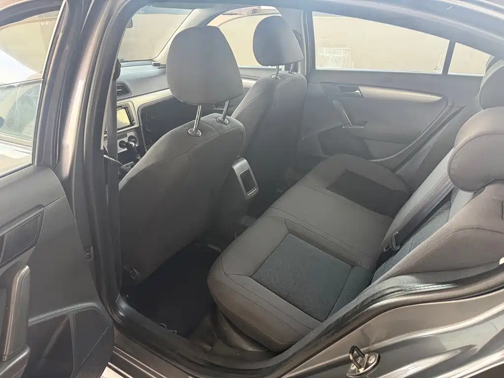 Volkswagen Lavida 2013