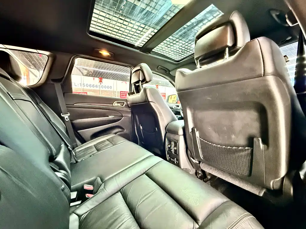 Jeep Grand Cherokee 2014 — фото 13