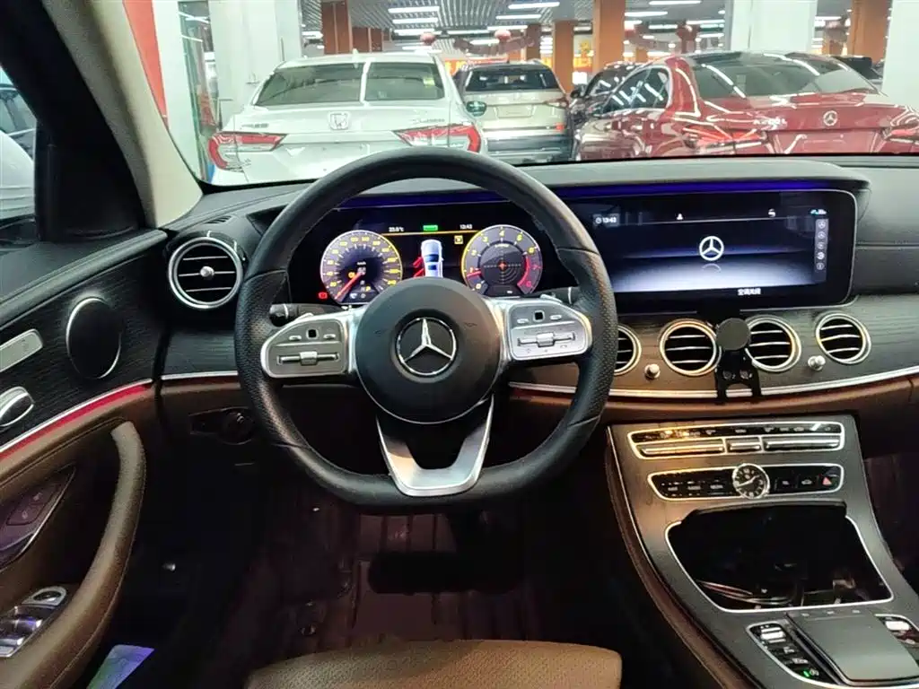 Mercedes-Benz E-Class 2020 — фото 11