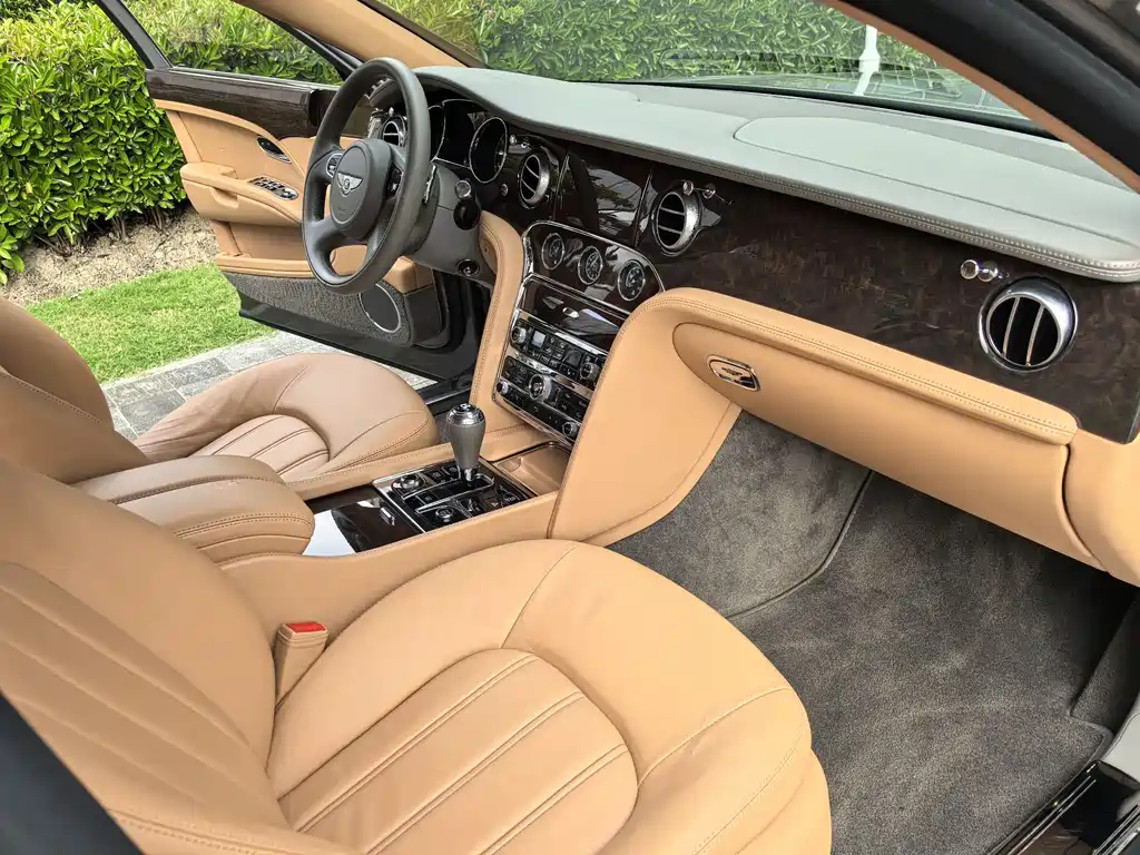 Bentley Mulsanne 2015 — фото 37