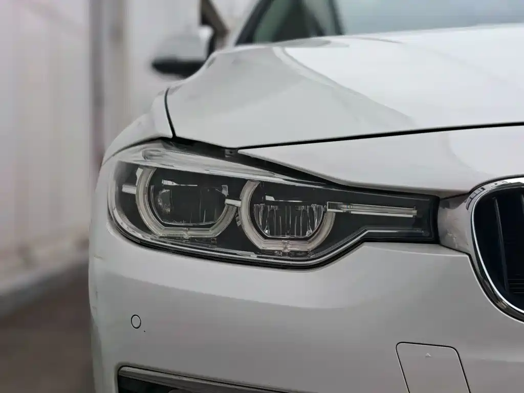 BMW 3 Series 2017 — фото 8