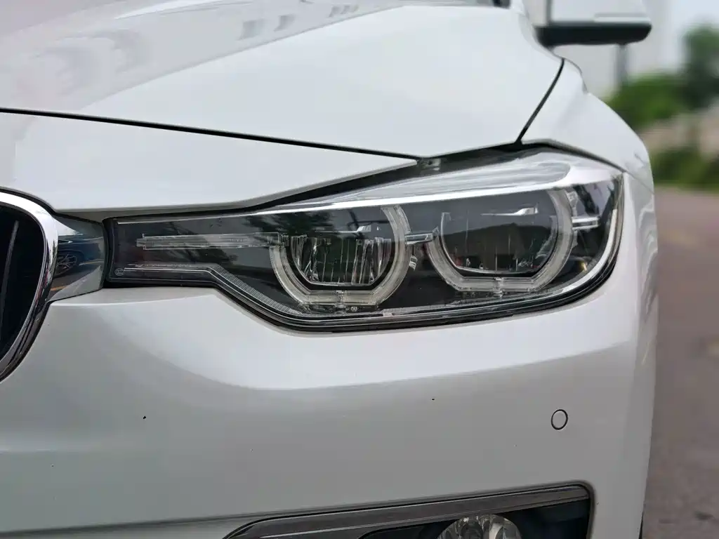 BMW 3 Series 2017 — фото 9