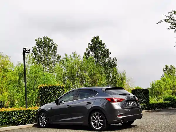 Mazda 3 Axela 2019