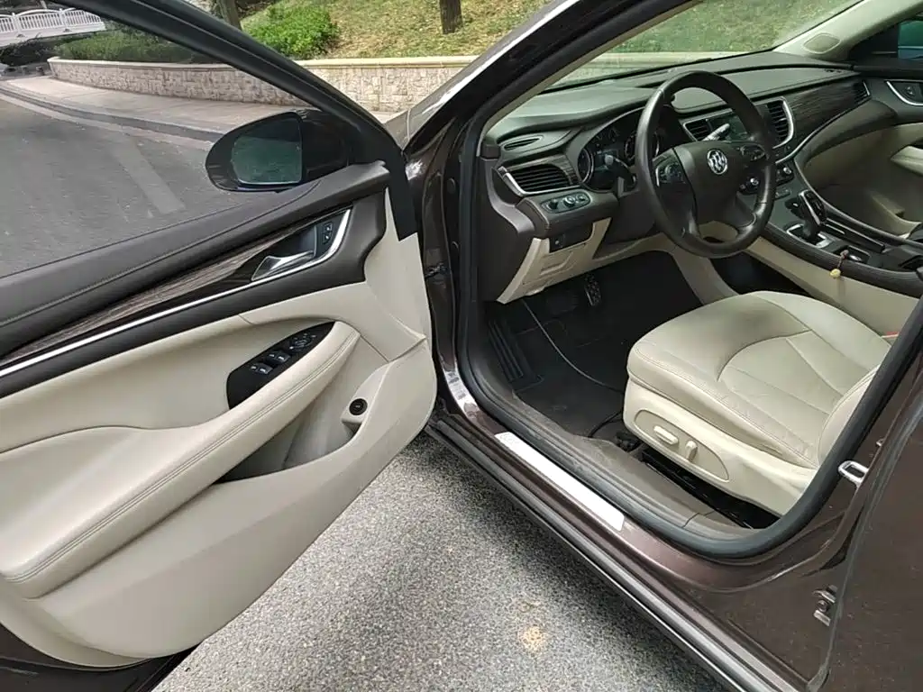 Buick LaCrosse 2017 — фото 16