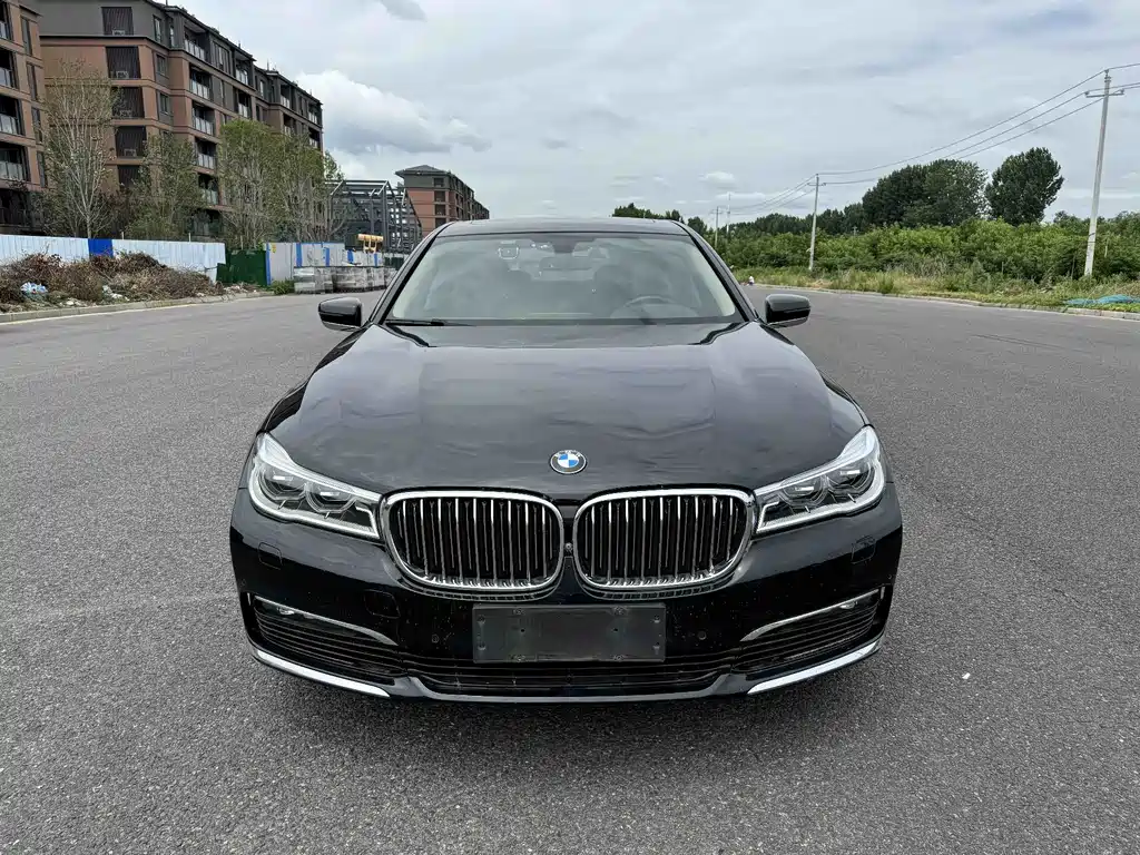 BMW 7 Series 2017 — фото 2
