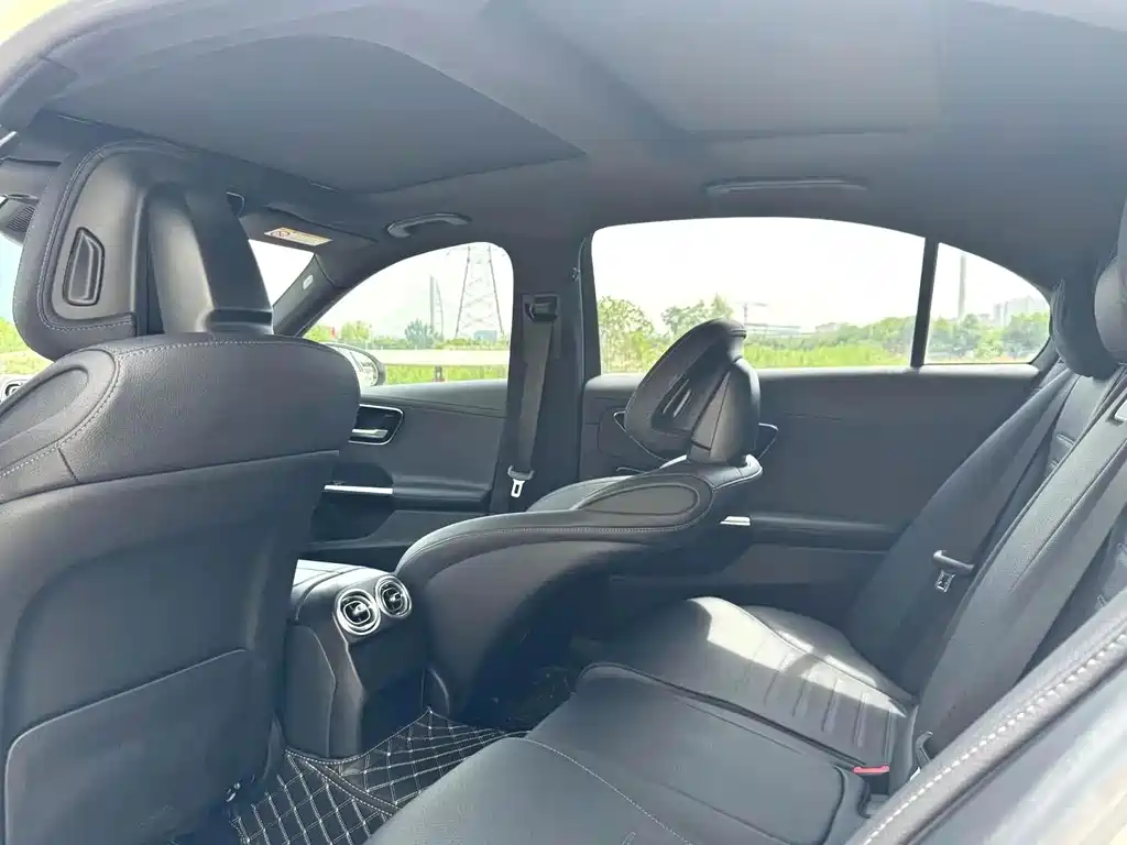Mercedes-Benz C-Class 2022