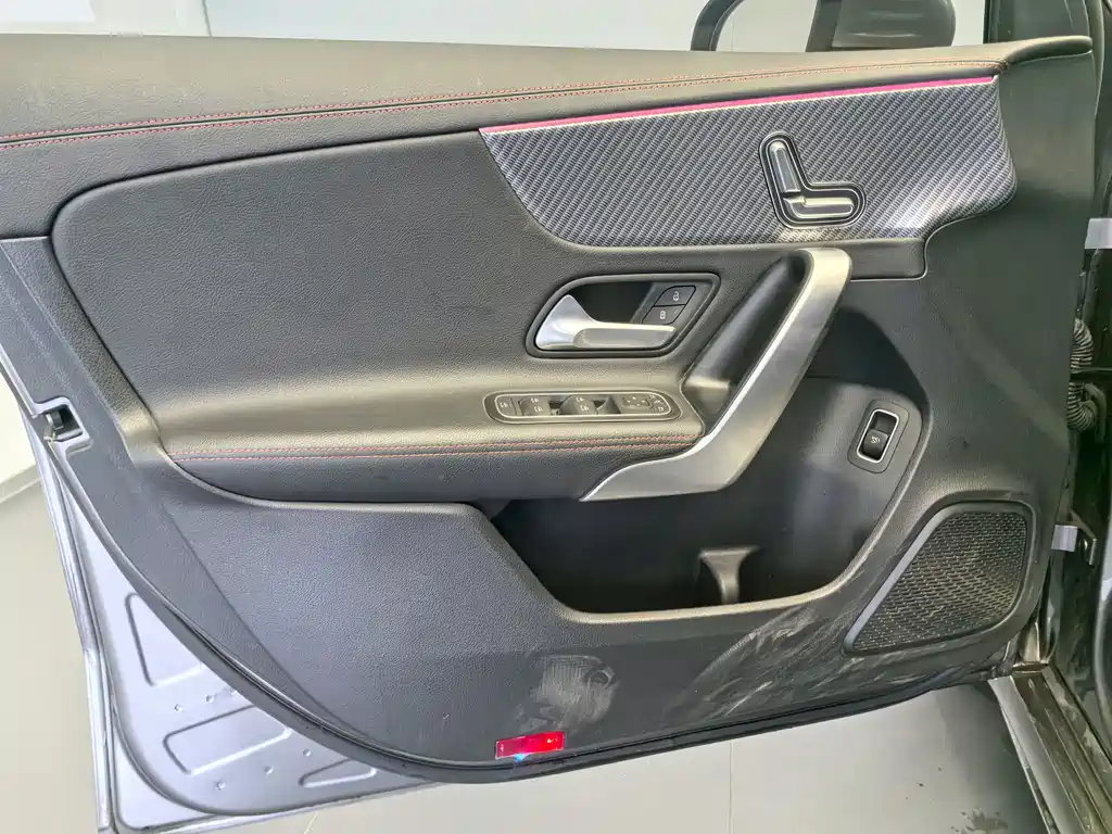 Mercedes-Benz A-Class 2024 — фото 16