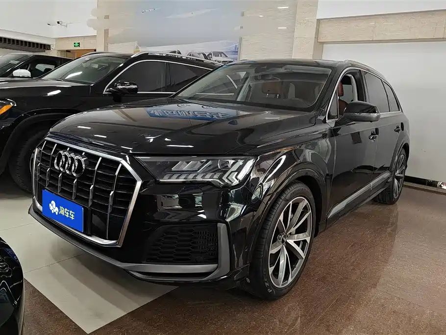 Audi Q7 2023 — фото 1