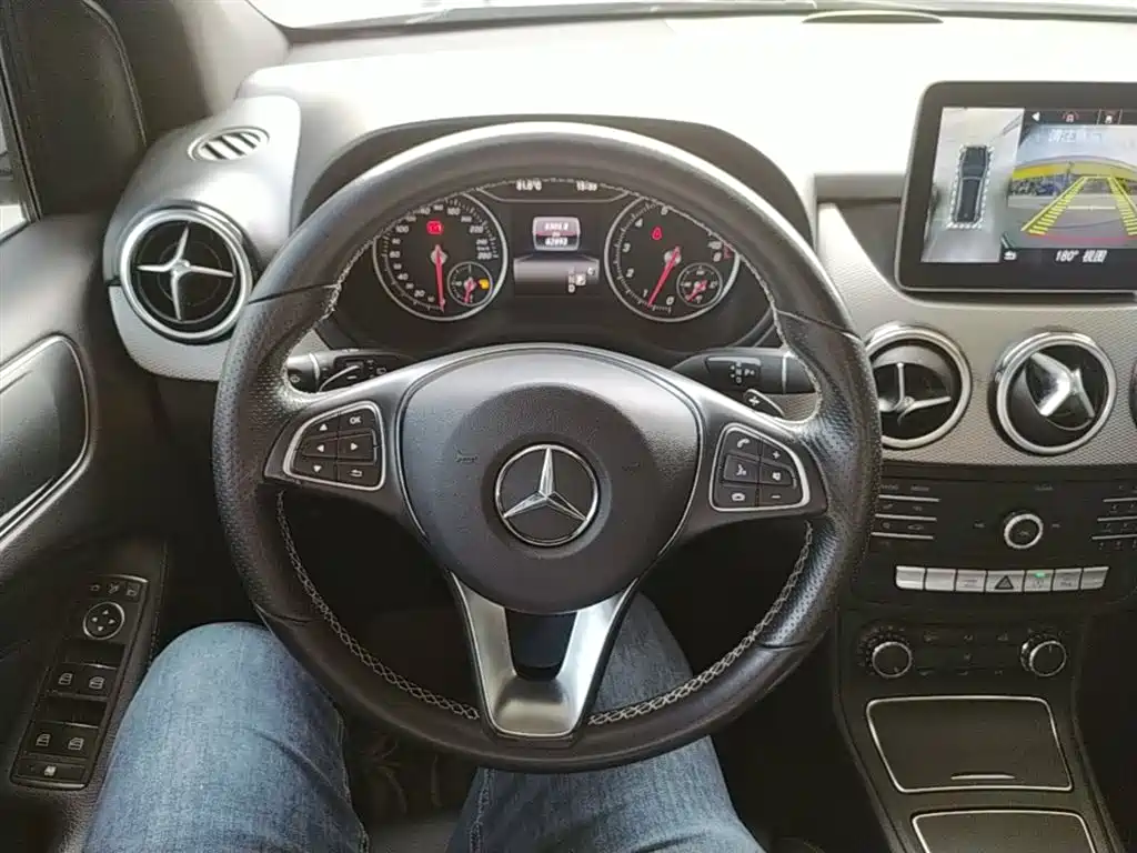 Mercedes-Benz B-Class 2019 — фото 11