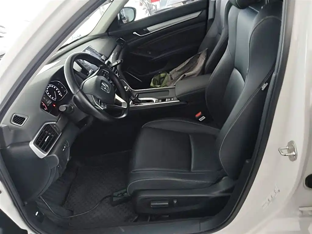 Honda Inspire 2021 — фото 15