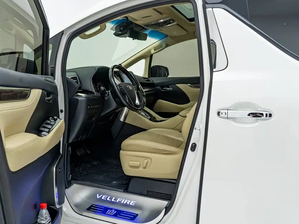 Toyota Vellfire 2021 — фото 16