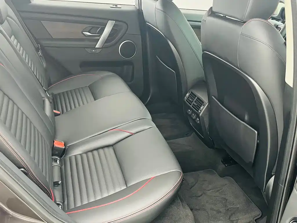 Land Rover Discovery Sport 2023 — фото 12