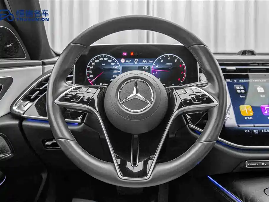 Mercedes-Benz E-Class 2023 — фото 15