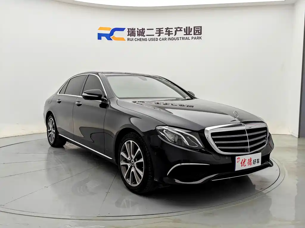 Mercedes-Benz E-Class 2018 — фото 19